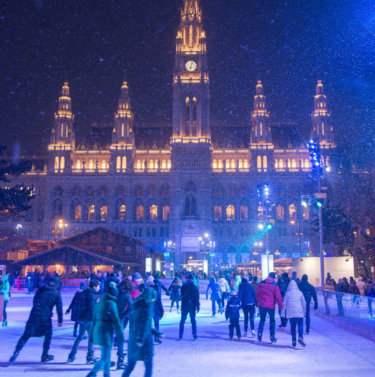 Ice-skating, Wien Rathaus, Vienna, Austria