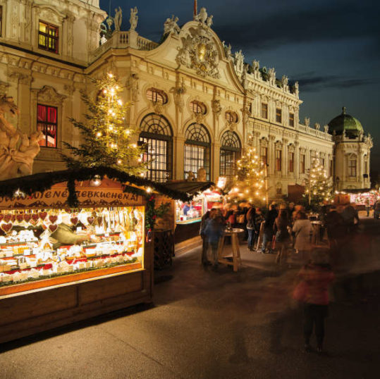 Weihnachtsdorf Schloss Belvedere